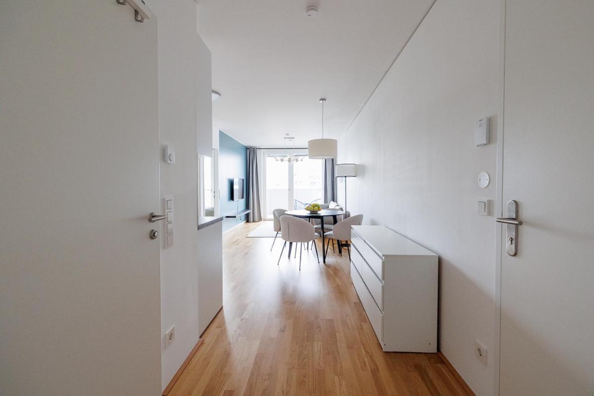 Lovely Apartment In Marina Tower - 10Min To City Center Vienna Luaran gambar