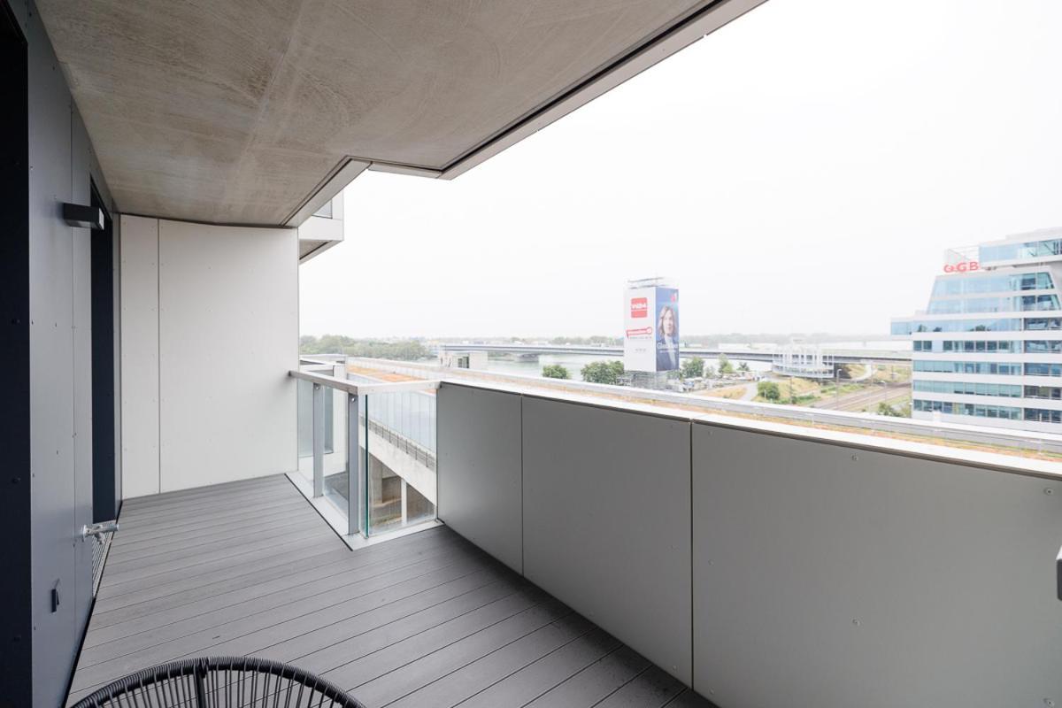 Lovely Apartment In Marina Tower - 10Min To City Center Vienna Luaran gambar