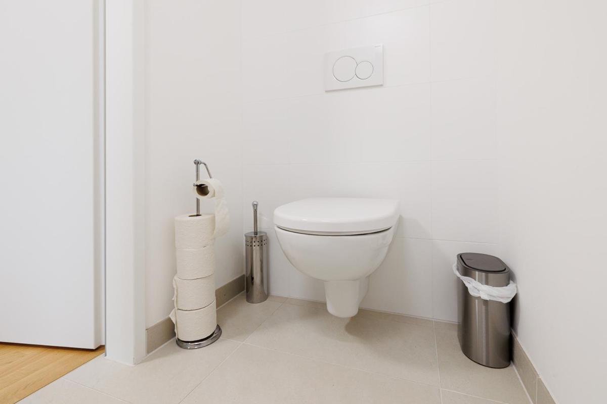 Lovely Apartment In Marina Tower - 10Min To City Center Vienna Luaran gambar