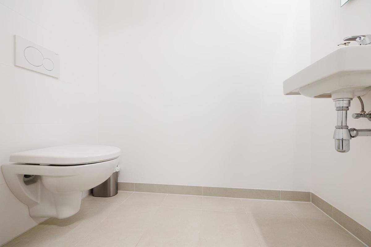 Lovely Apartment In Marina Tower - 10Min To City Center Vienna Luaran gambar