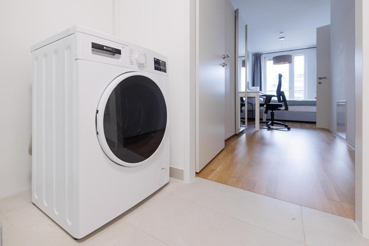 Lovely Apartment In Marina Tower - 10Min To City Center Vienna Luaran gambar
