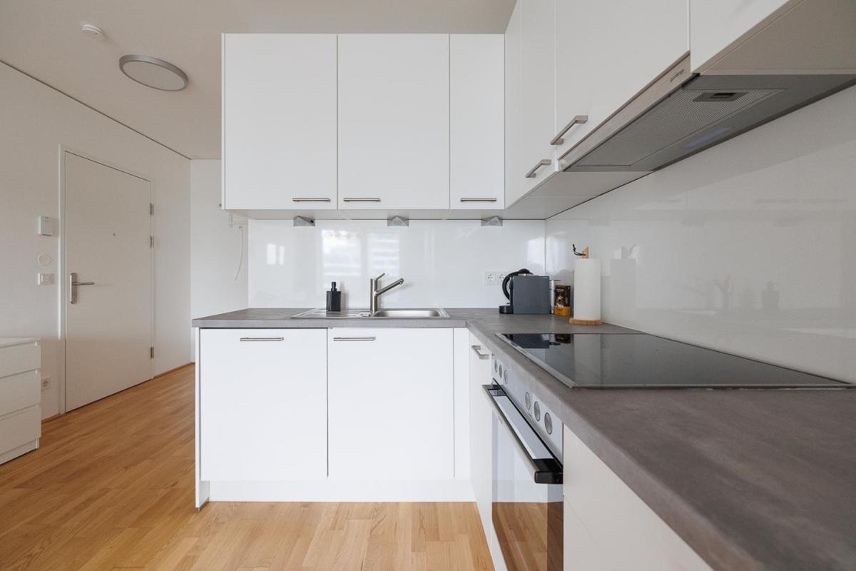 Lovely Apartment In Marina Tower - 10Min To City Center Vienna Luaran gambar