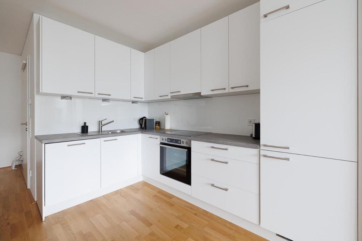Lovely Apartment In Marina Tower - 10Min To City Center Vienna Luaran gambar